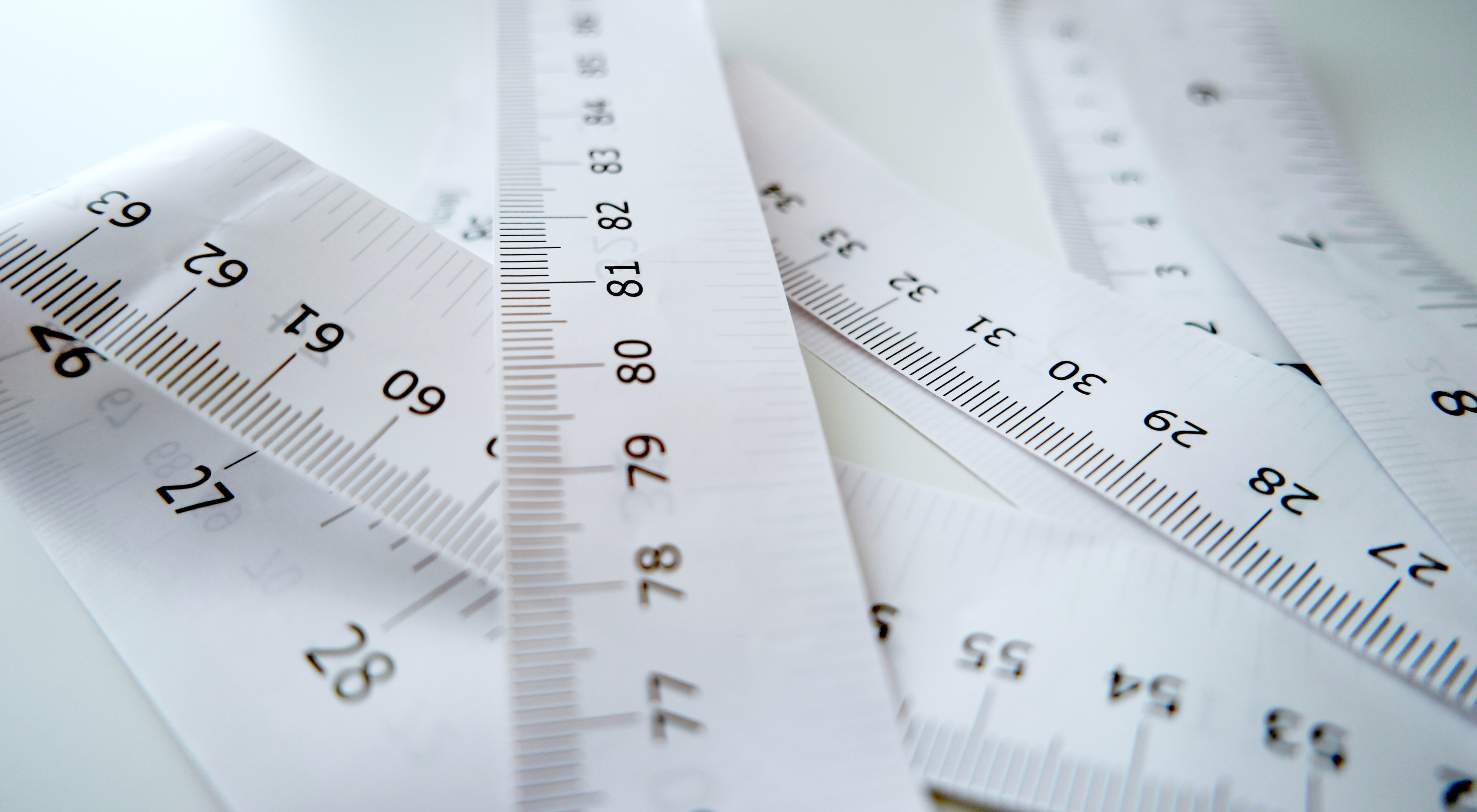 Die Waist-to-Height Ratio (Taille-zu-Größe-Verhältnis) bezeichnet das Verhältnis zwischen Taillenumfang und Körpergröße. Im Vergleich zum Body-Mass-Index (BMI) soll sie eine bessere Aussage über die Verteilung des Körperfetts machen.